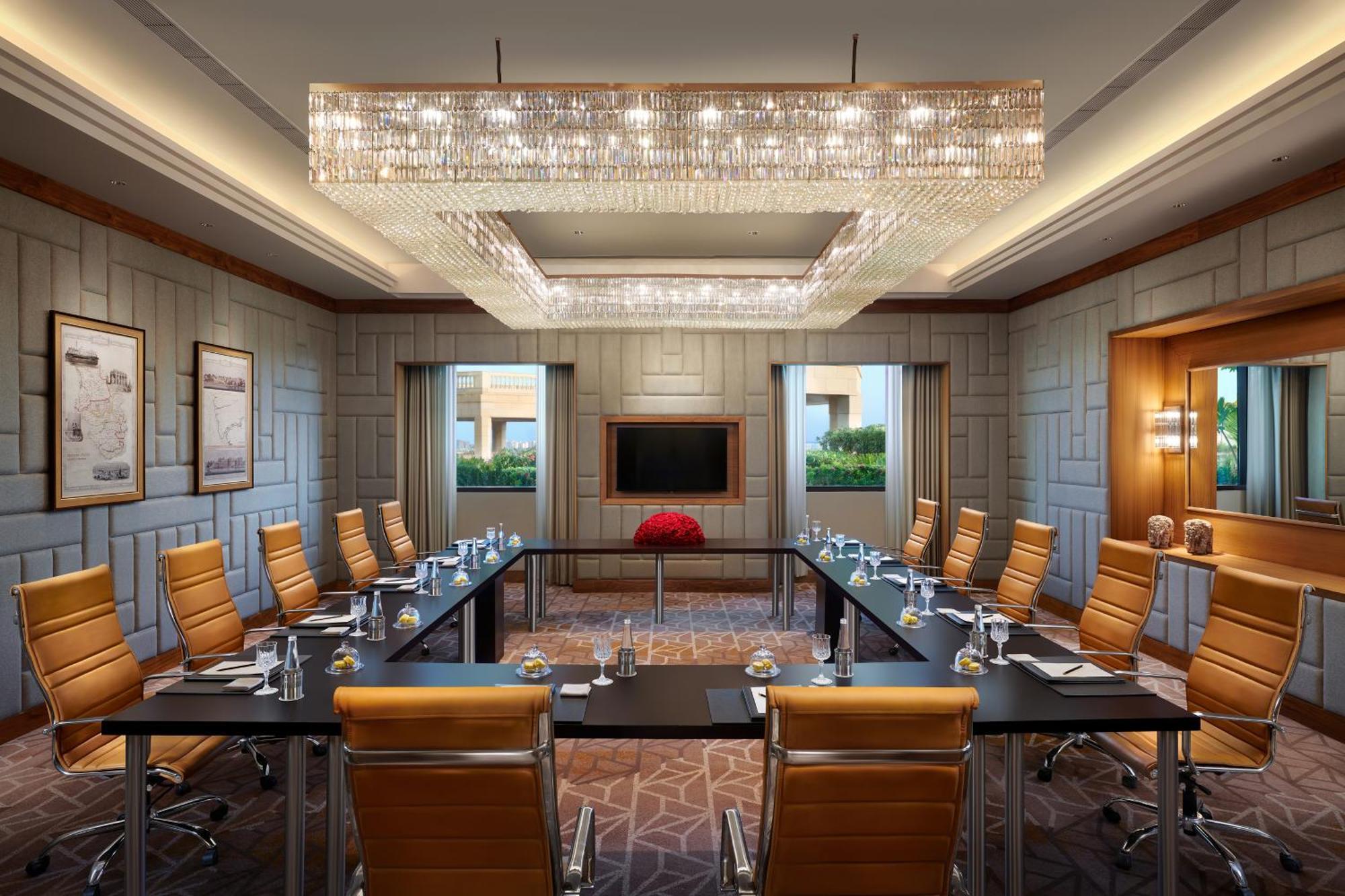 The Leela Gandhinagar Hotel ภายนอก รูปภาพ