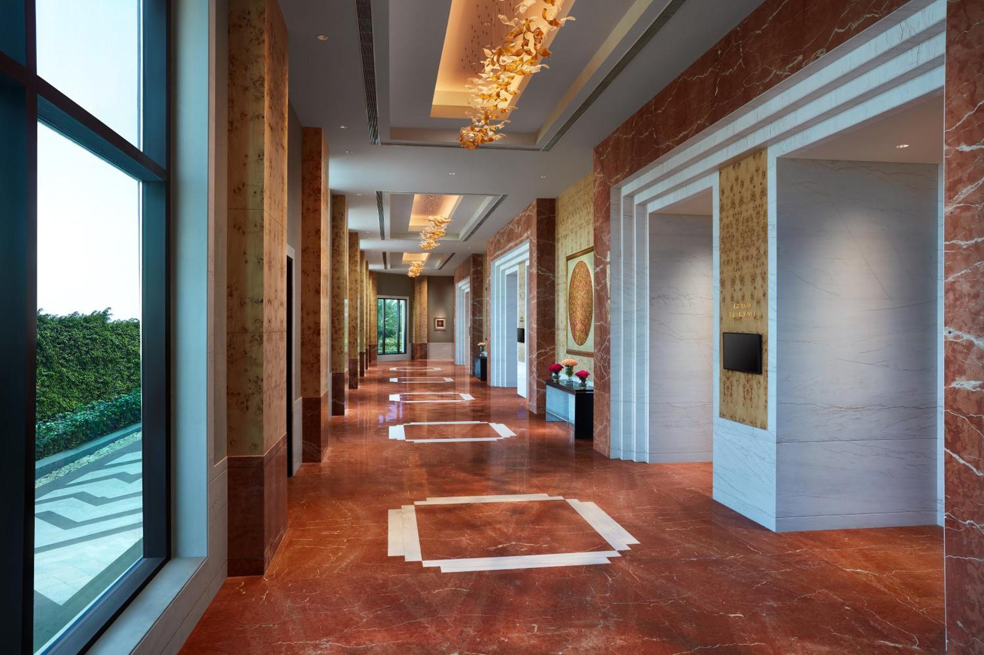 The Leela Gandhinagar Hotel ภายนอก รูปภาพ