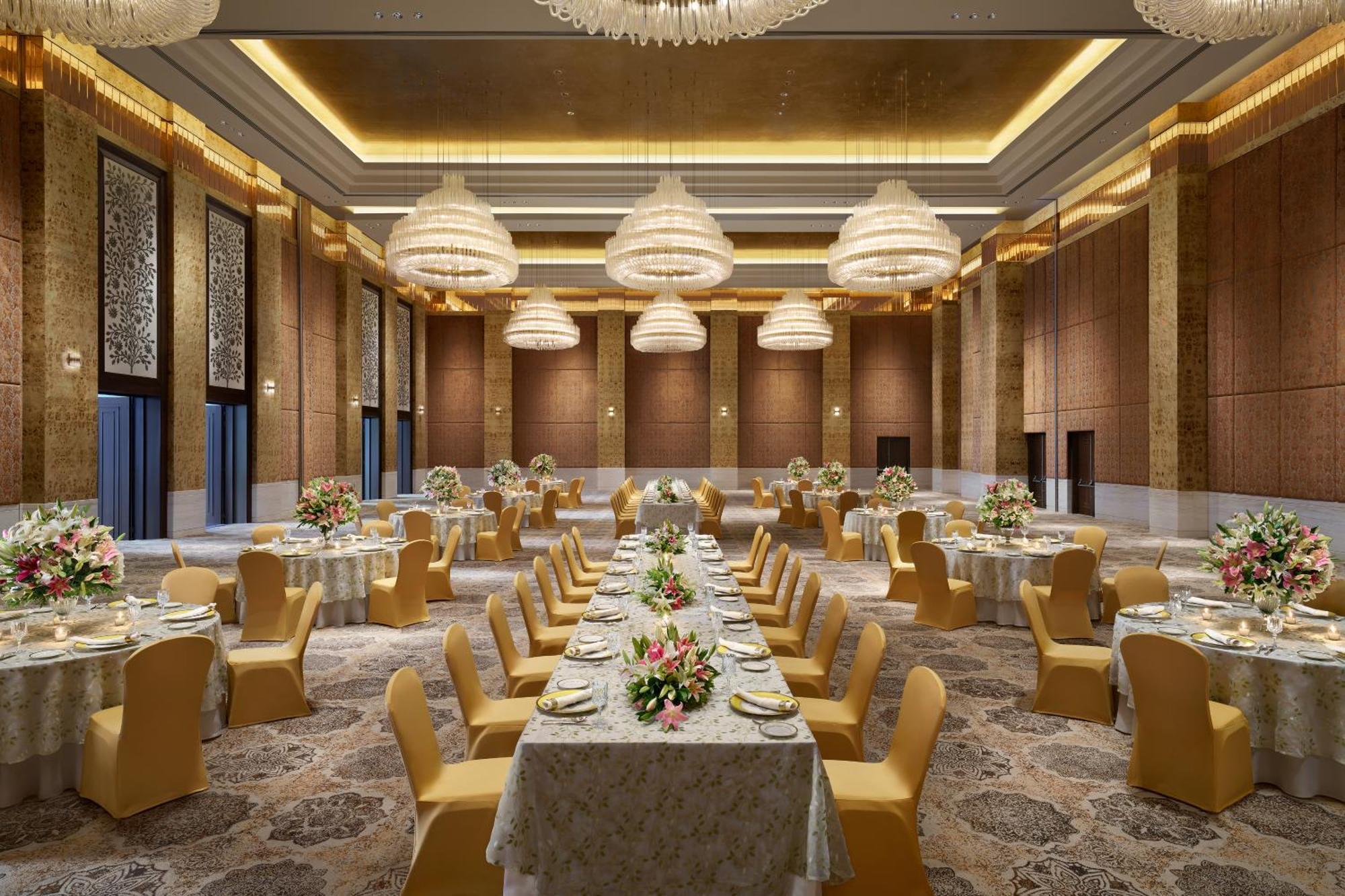 The Leela Gandhinagar Hotel ภายนอก รูปภาพ
