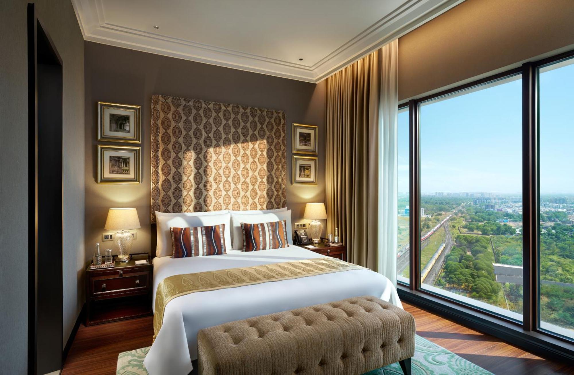 The Leela Gandhinagar Hotel ภายนอก รูปภาพ