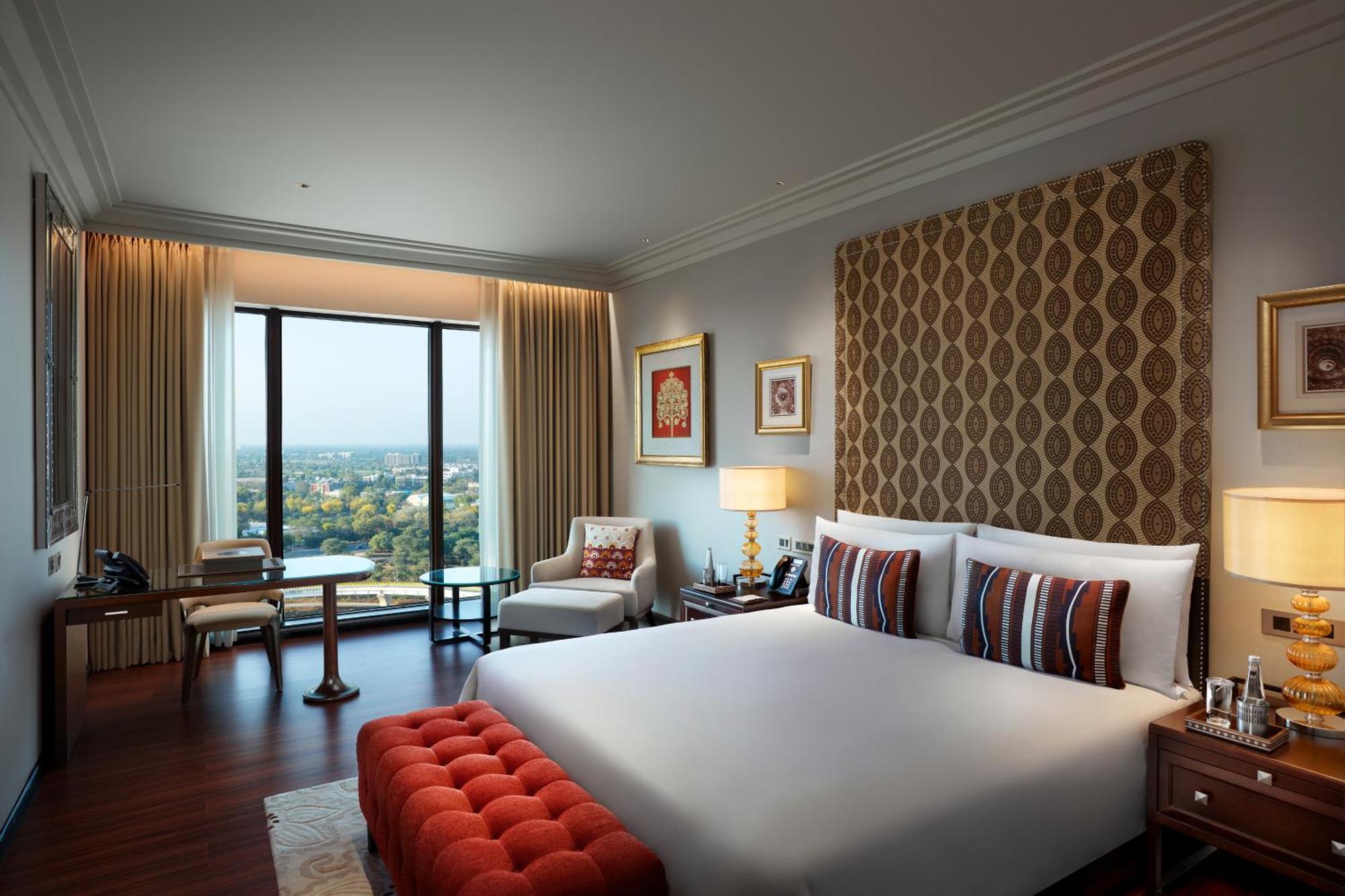 The Leela Gandhinagar Hotel ภายนอก รูปภาพ