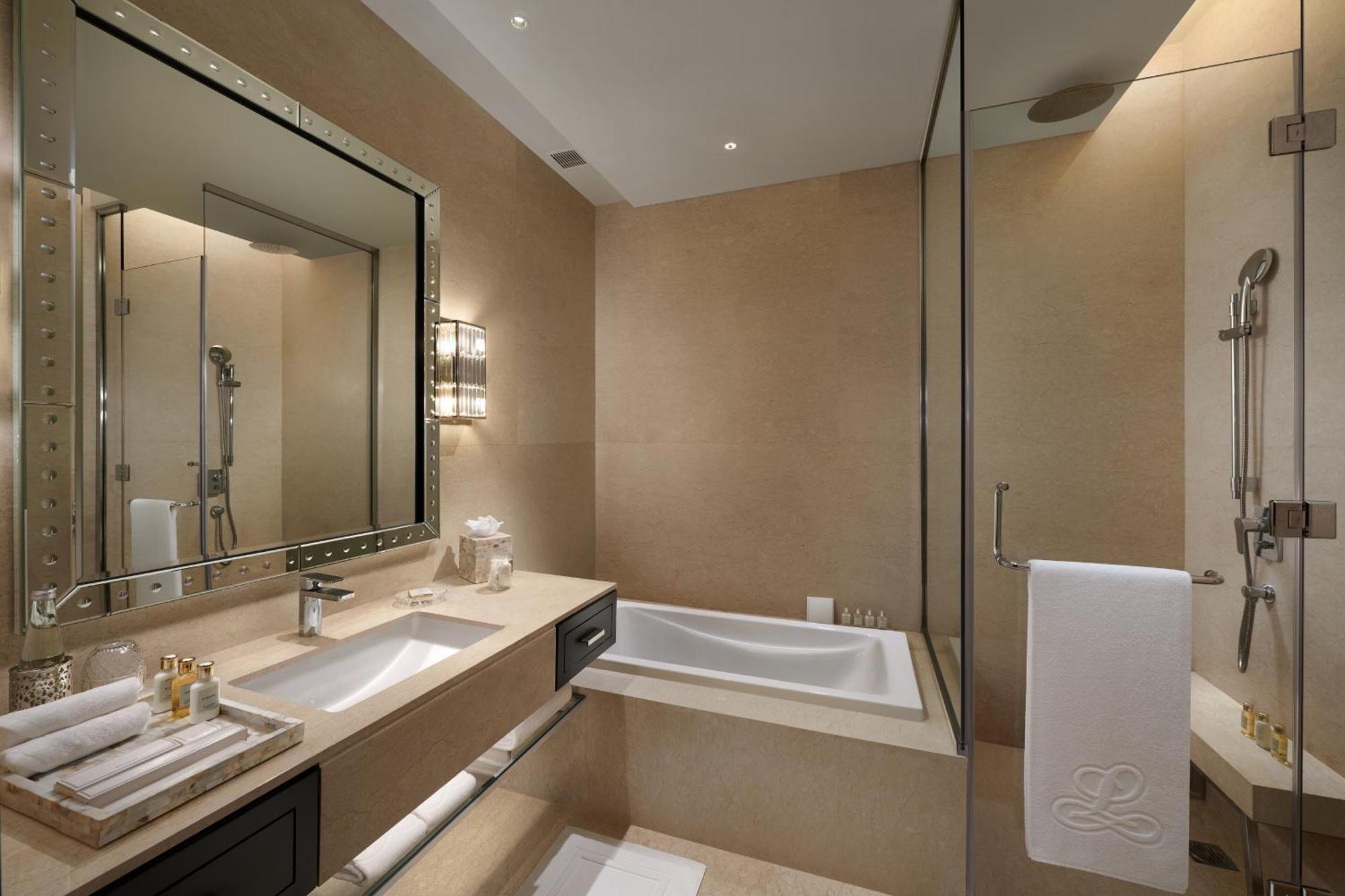 The Leela Gandhinagar Hotel ภายนอก รูปภาพ
