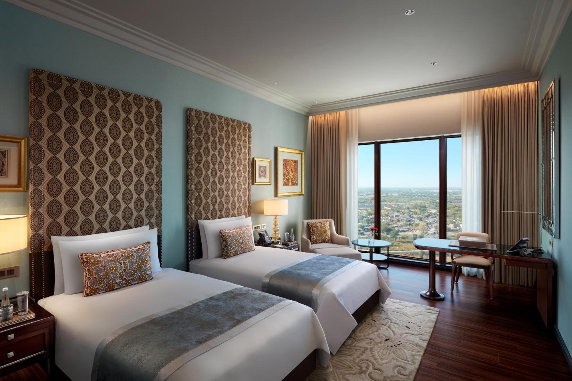 The Leela Gandhinagar Hotel ภายนอก รูปภาพ