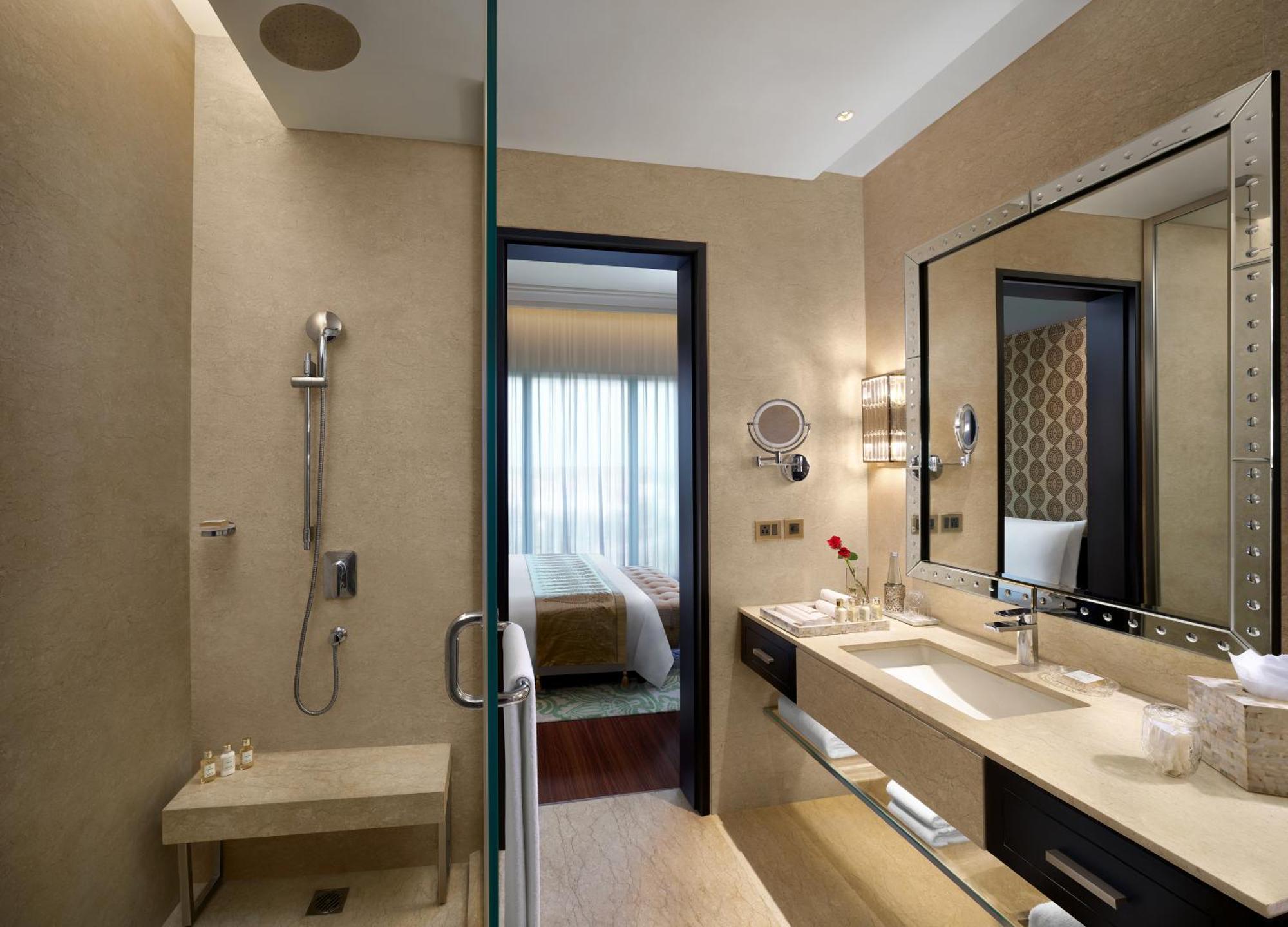 The Leela Gandhinagar Hotel ภายนอก รูปภาพ
